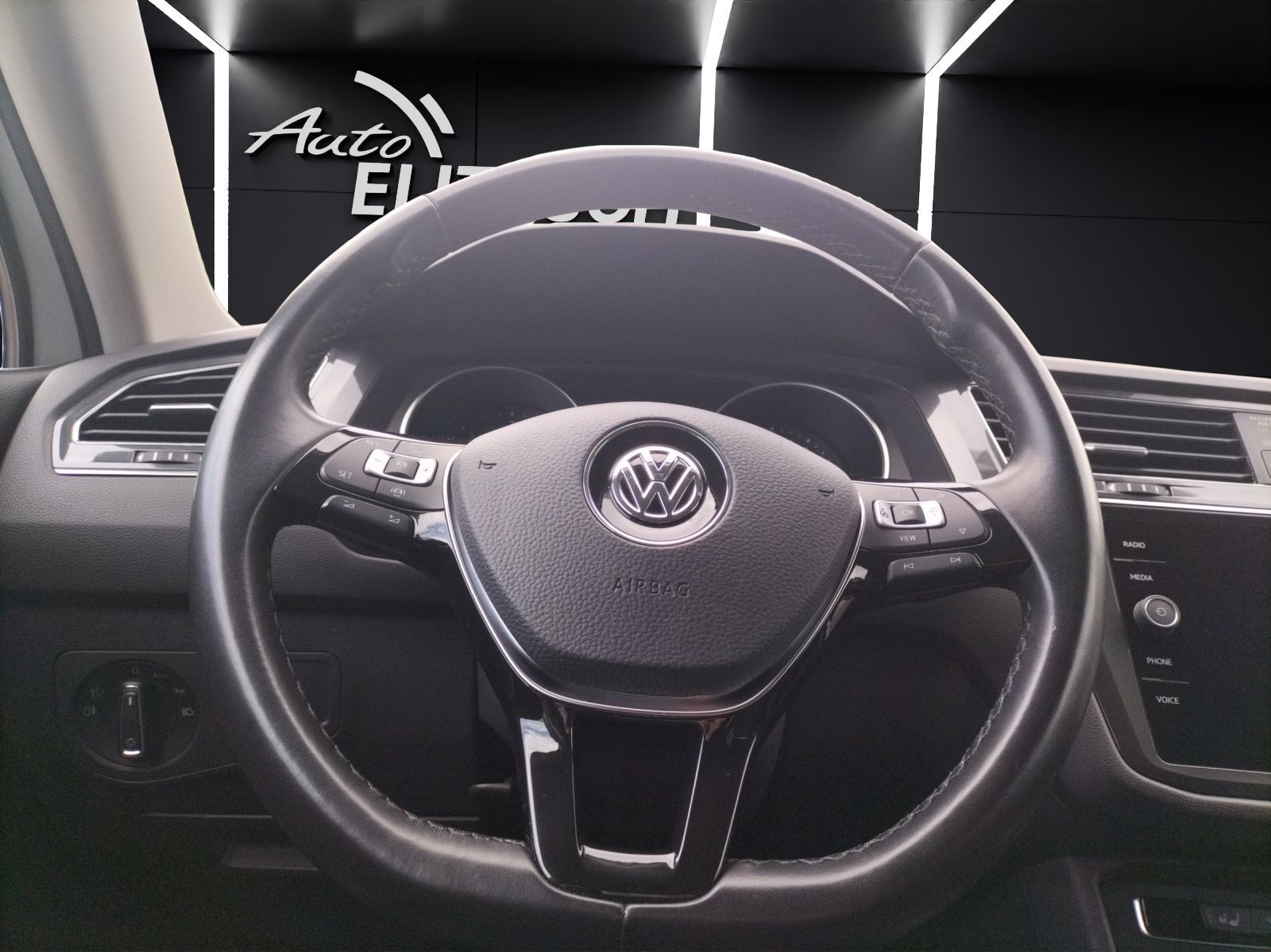 Fahrzeugabbildung Volkswagen Tiguan Allspace Highline 4M TDI DSG LED ACC AHK