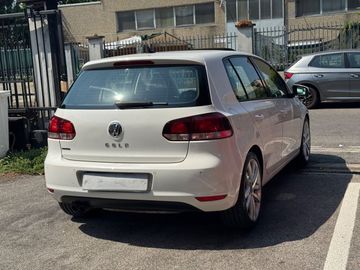 Volkswagen Golf - 2