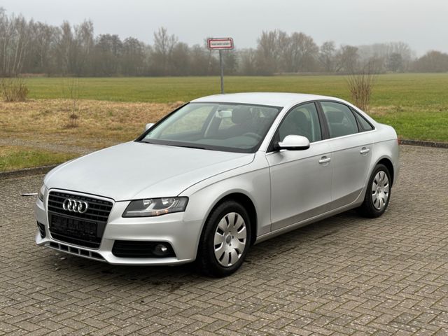 Audi A4 Lim. Attraction Scheckheftgepflegt/TOP