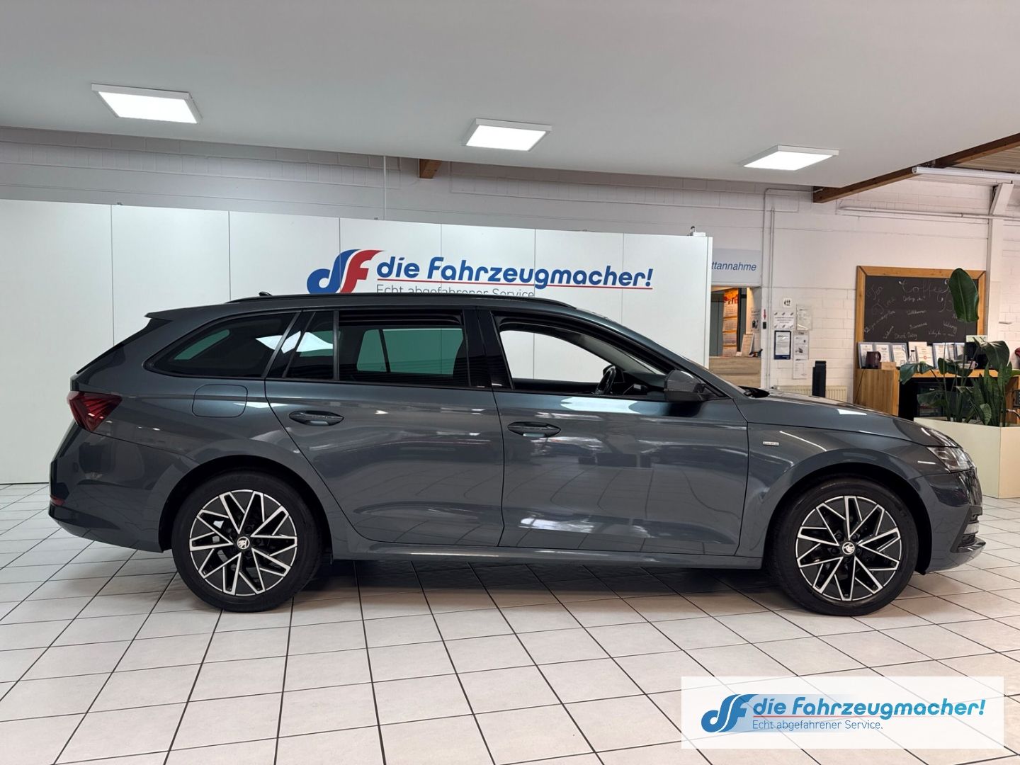 Fahrzeugabbildung SKODA Octavia Combi Clever Navi Digitales Cockpit LED