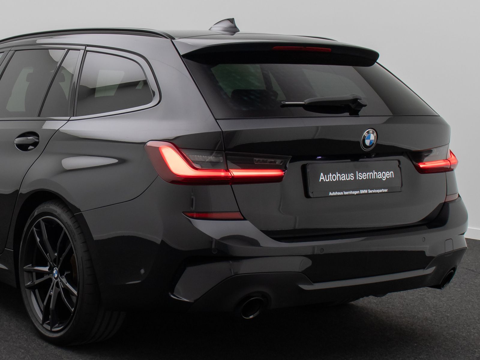 Fahrzeugabbildung BMW 320d xD M Sport Panorama Laser DAB AHK Alarm 19"