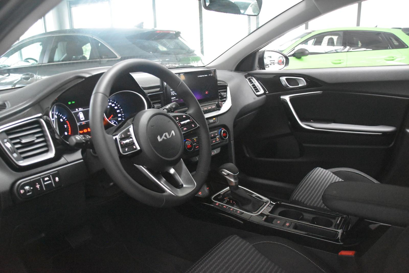 Kia Ceed SW Ultimate Edition DCT Navi Kamera SCC