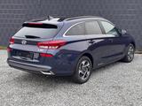 Hyundai +++ Aktionspreis +++ i30 Kombi Family - Neuwagen mit Benzin-Antrieb: Blau