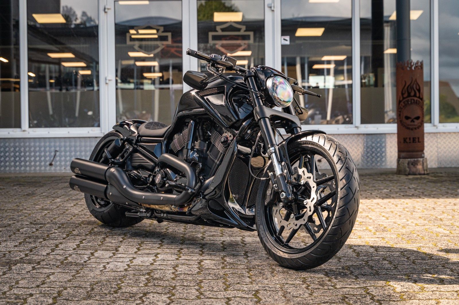 Fahrzeugabbildung Harley-Davidson VRSCDX Night Rod Special AIRRIDE 280 BadBoyCusto