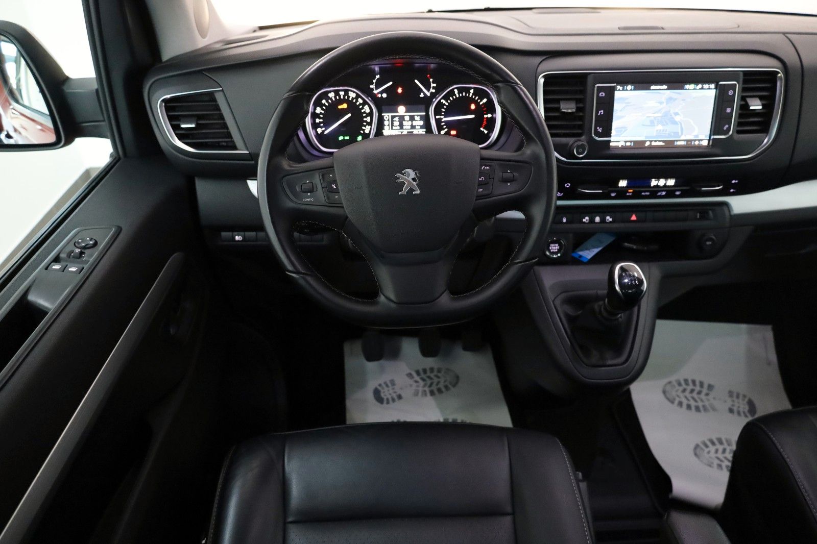 Fahrzeugabbildung Peugeot Traveller Allure L3 8 Sitzer,Leder,Navi,LED,AHK