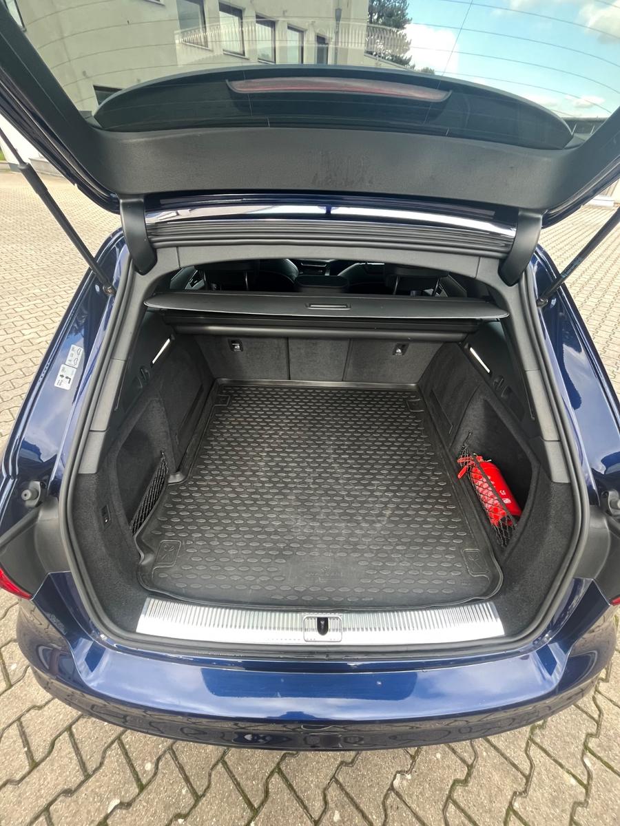 Audi A4 30 TDI S tronic 2x S-Line Blackedition Avant 