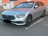 Mercedes-Benz E 300 de 4MATIC T Autom. - Diesel Hybrid-Elektro - Mercedes-Benz E 300 in Mannheim