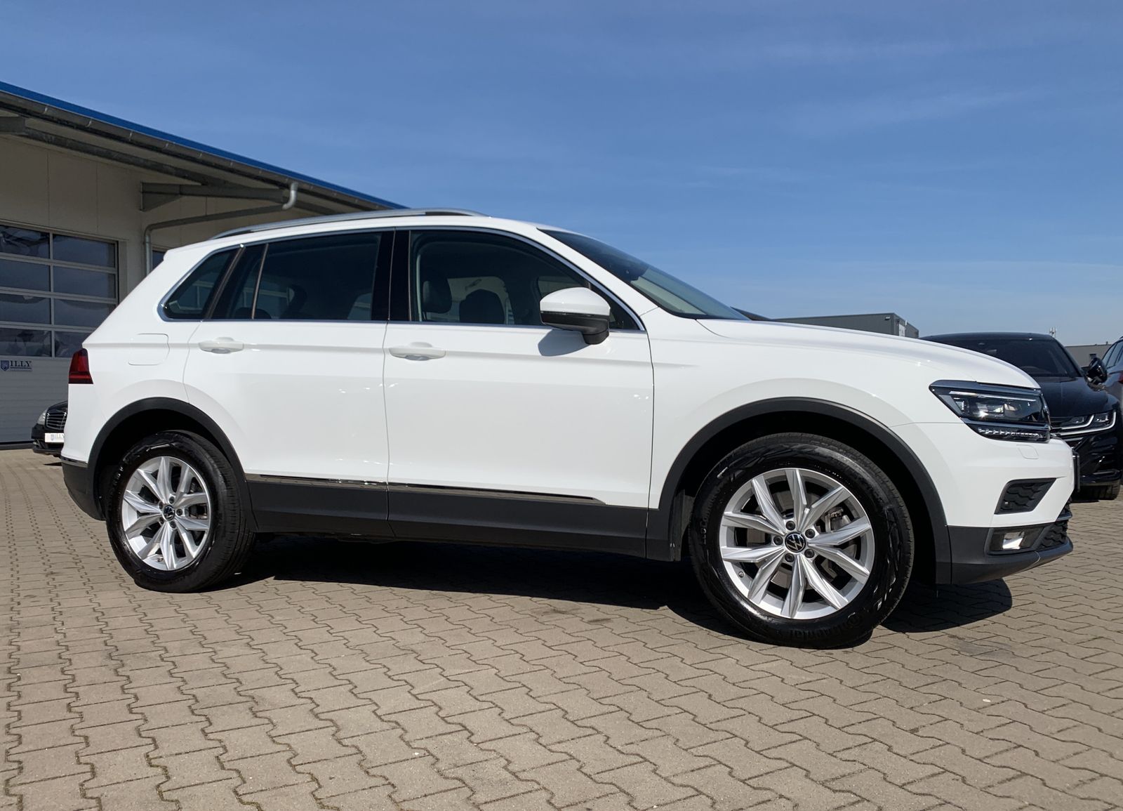 Fahrzeugabbildung Volkswagen Tiguan 2.0 TSI*Highline*4Motion*Leder*AHK*LED*