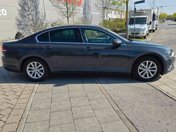 Volkswagen Passat - 8