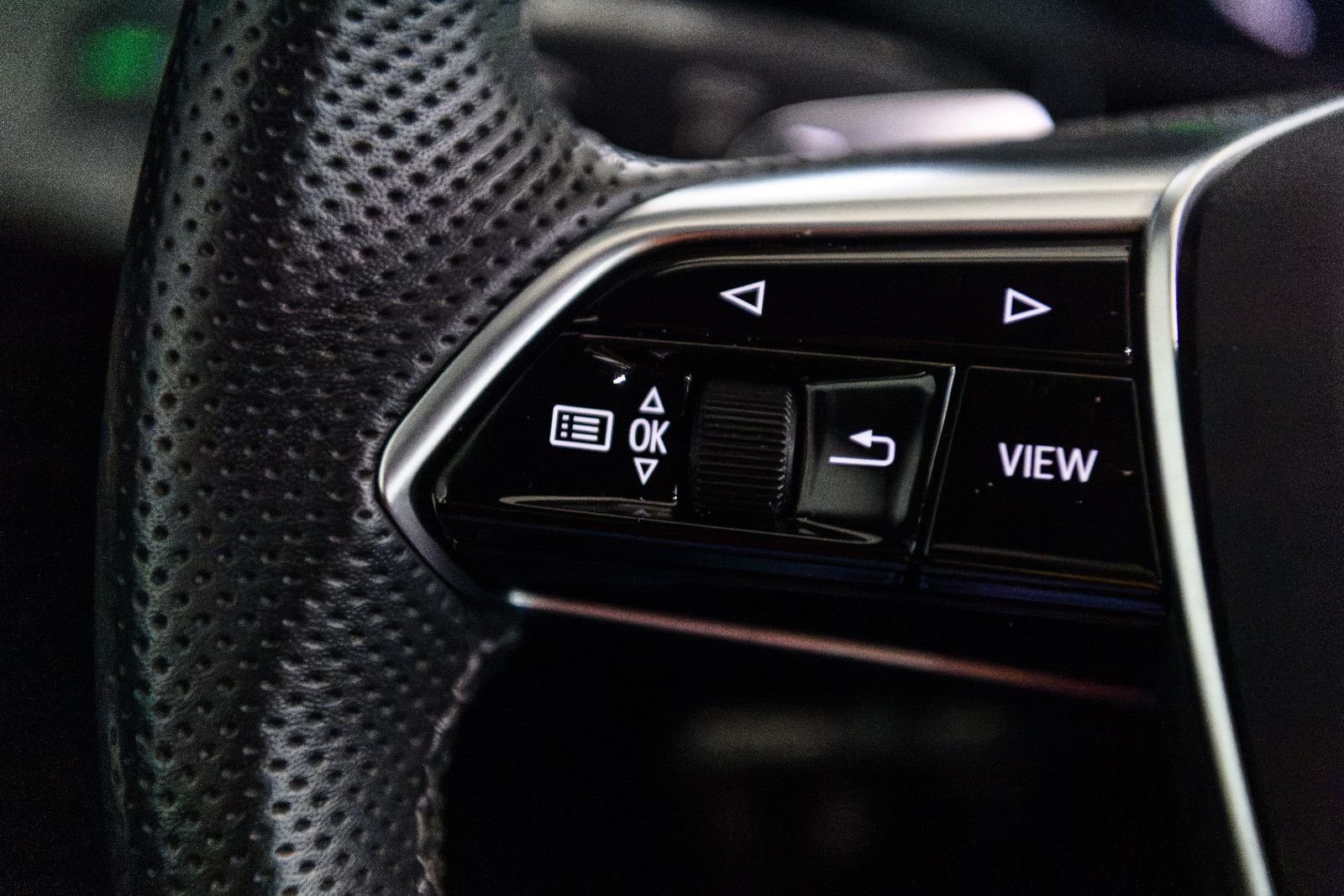 Fahrzeugabbildung Audi e-tron 55 quattro S line NAVI+LED+SZH