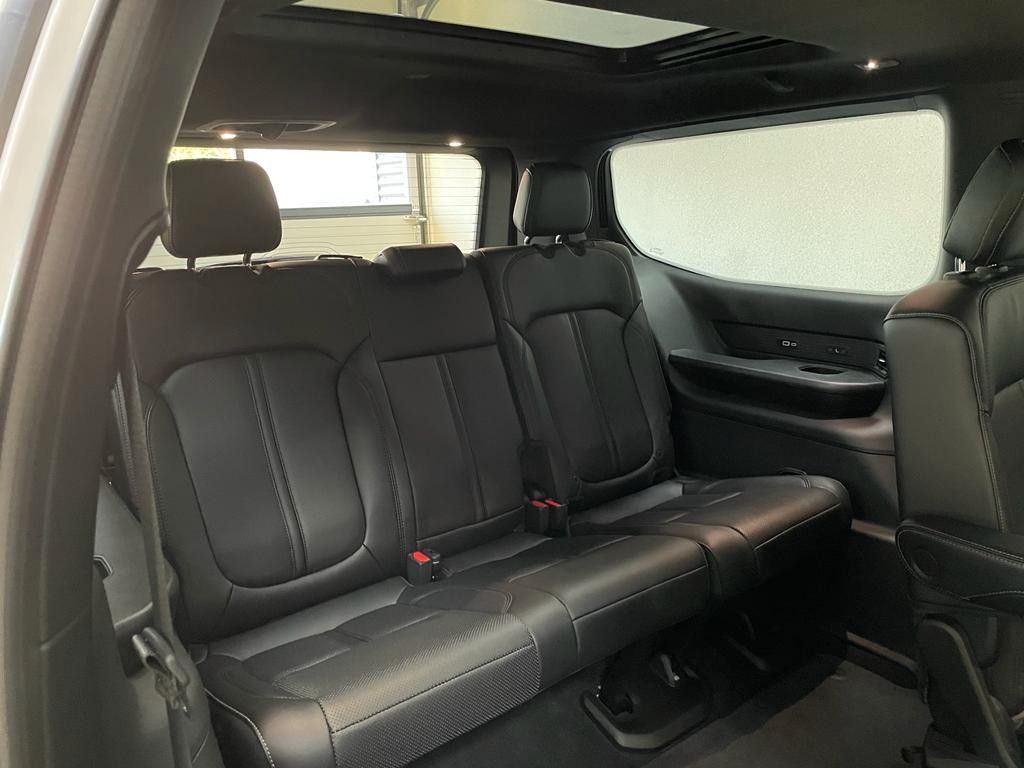 Fahrzeugabbildung Jeep WAGONEER SERIES III E-TORQUE 5.7L-V-8 McIntosh