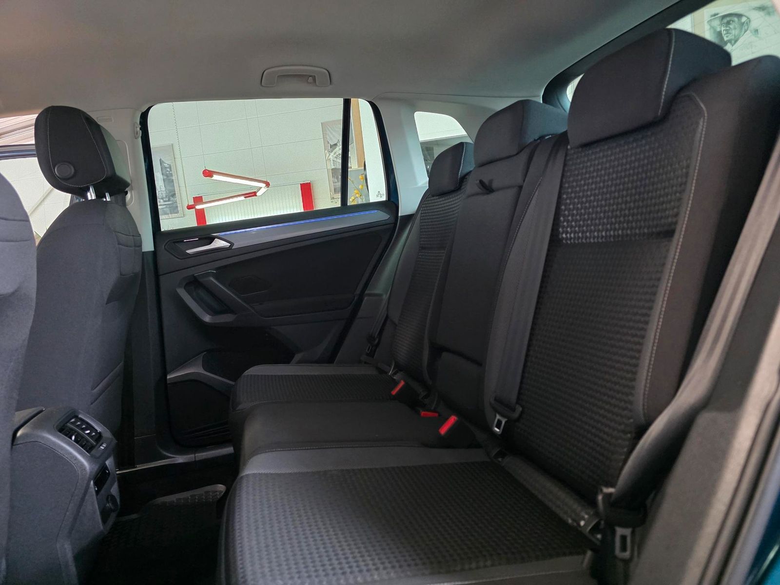 Fahrzeugabbildung Volkswagen Tiguan 1.5 DSG /Virtual/LED/Navi/Spur/FsHz/Ahk