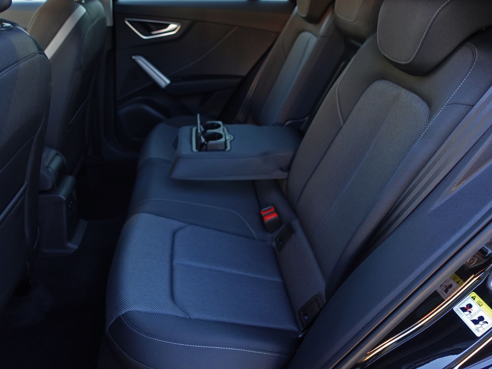 Fahrzeugabbildung Audi Q2 35 TFSI S line Matrix HiFi Kamera AHK ...