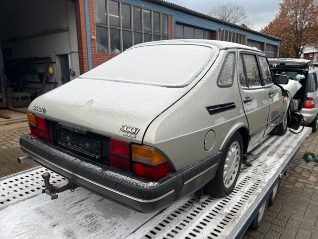 Saab 900i 16V
