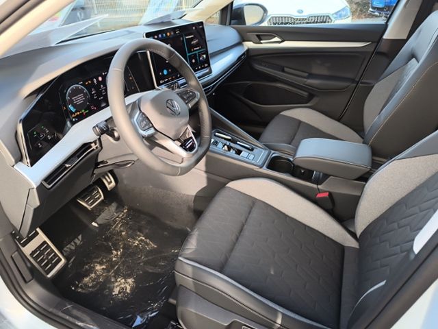 Fahrzeugabbildung Volkswagen Golf Energy 1.5 l eTSI OPF 85 kW (116 PS) 7-Gang