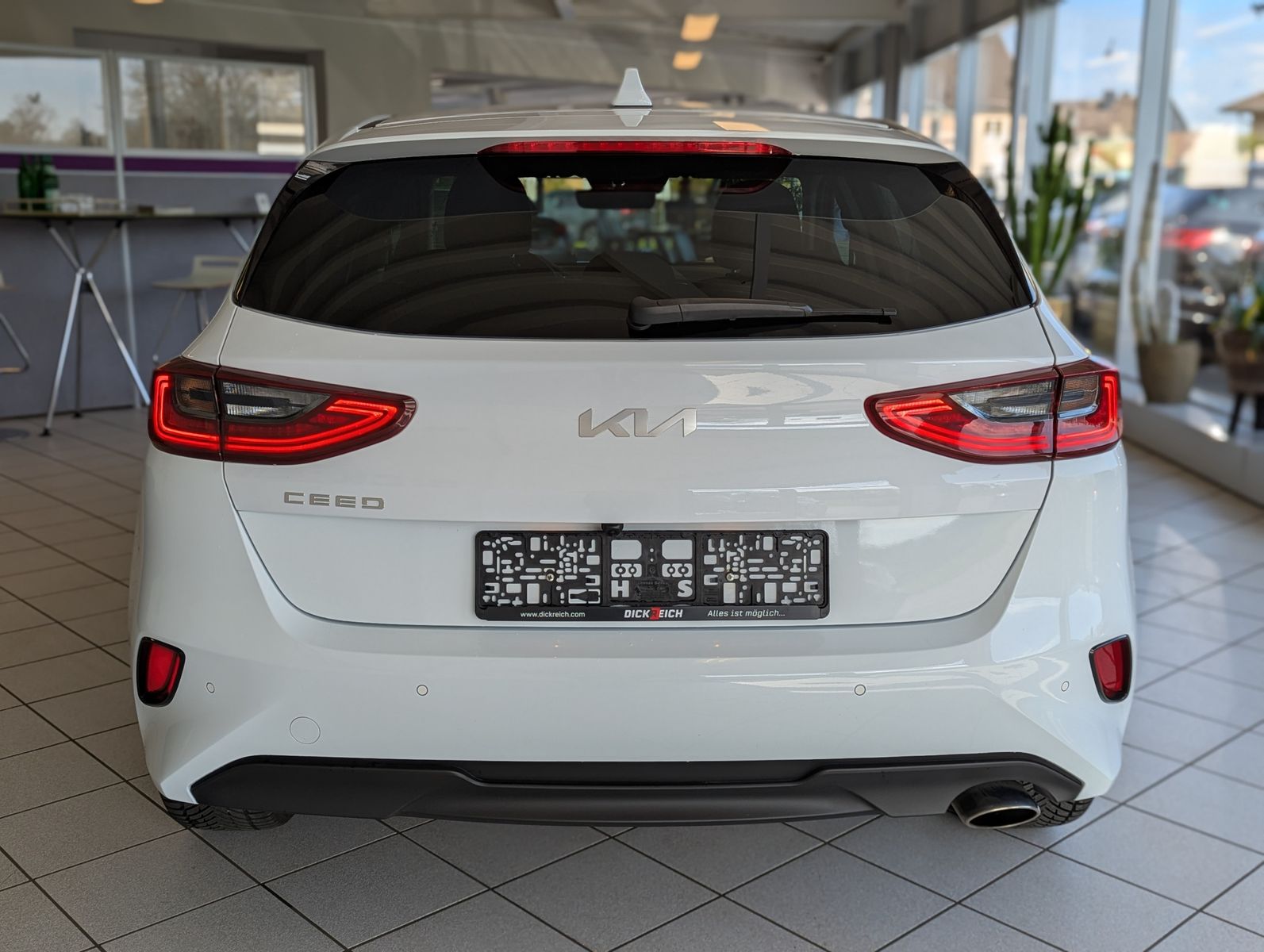 Fahrzeugabbildung Kia cee'd / Ceed 1.5 Ultimate Style-Pak. JBL ACC 7J