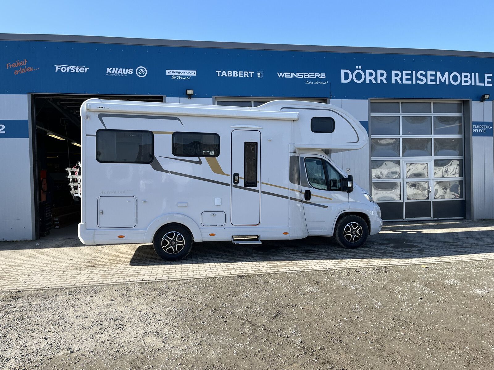 Fahrzeugabbildung Eura Mobil Activa One AO 650 HS Travel Plus/Mark./Fahrradt.
