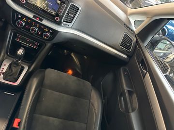 Volkswagen Sharan Highline*AHK*Klima*7-Sitzer*Navi*Bi-Xenon