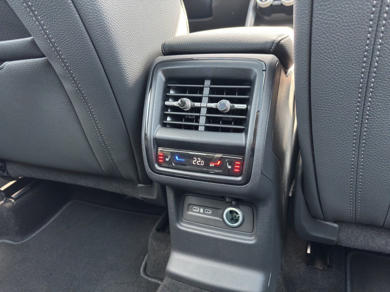 Fahrzeugabbildung SKODA Kodiaq Selection 2,0 TDI 110 kW DSG AHK/PANO/HUD
