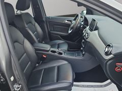 MERCEDES-BENZ B 180 Style Edition Navi LED Kamera Apple CarPla