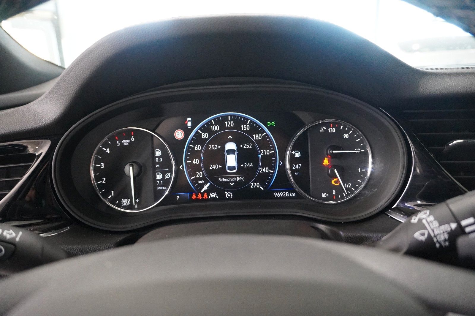 Fahrzeugabbildung Opel Insignia B ST 2.0D ULTIMATE NAVI/OPC/VIRT/SH/AHK