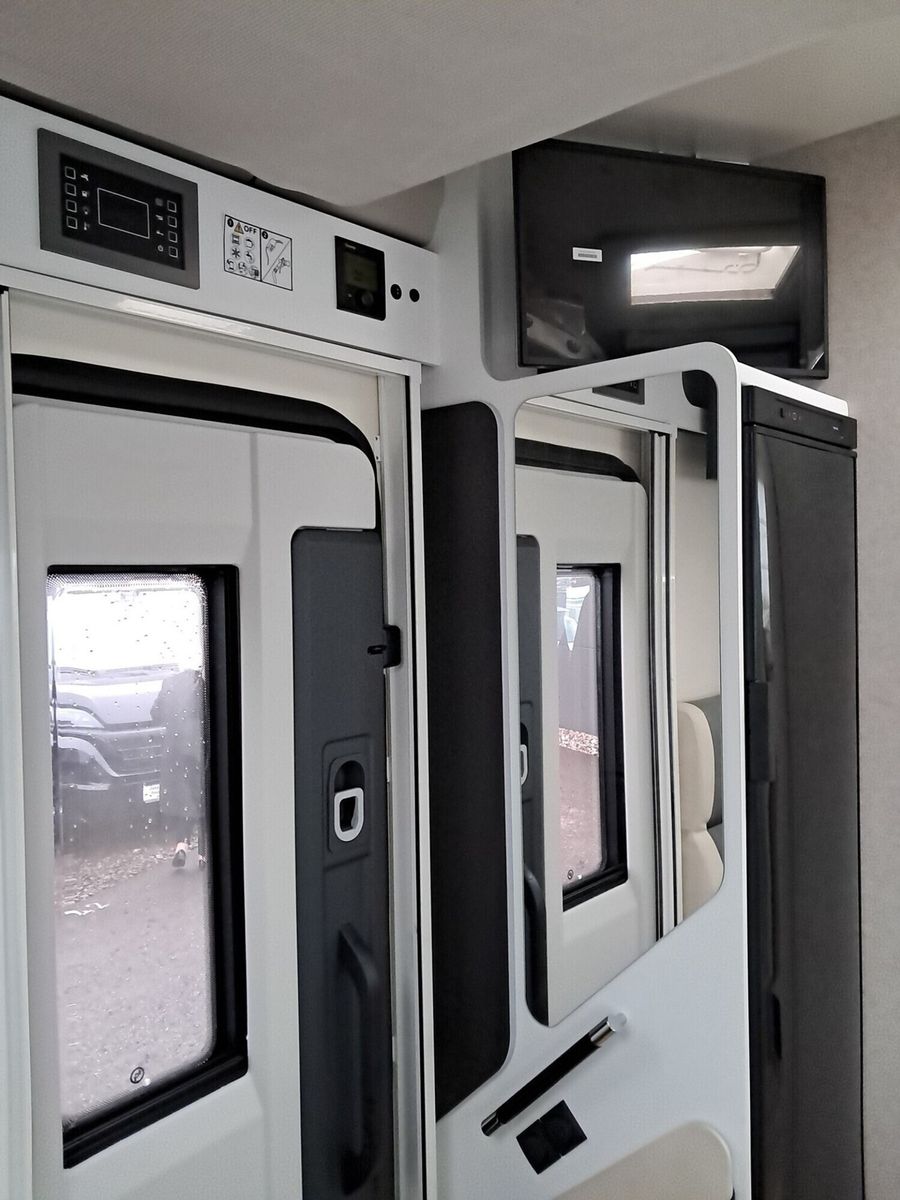 Fahrzeugabbildung Forster T F745 EB LTE,Solar,Markise,Lithium,Hubbett
