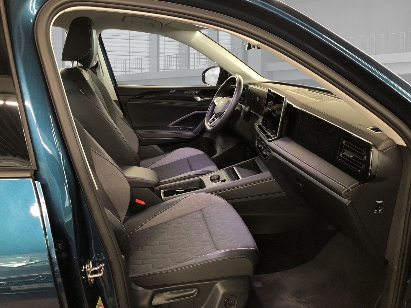 Volkswagen Tiguan Life GOAL 1.5 eTSI DSG AHK-klappbar Navi foto 5