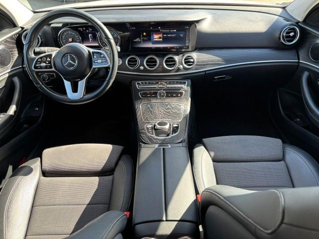 Mercedes-Benz E 200 2.0 Avantgarde Aut. Limousine