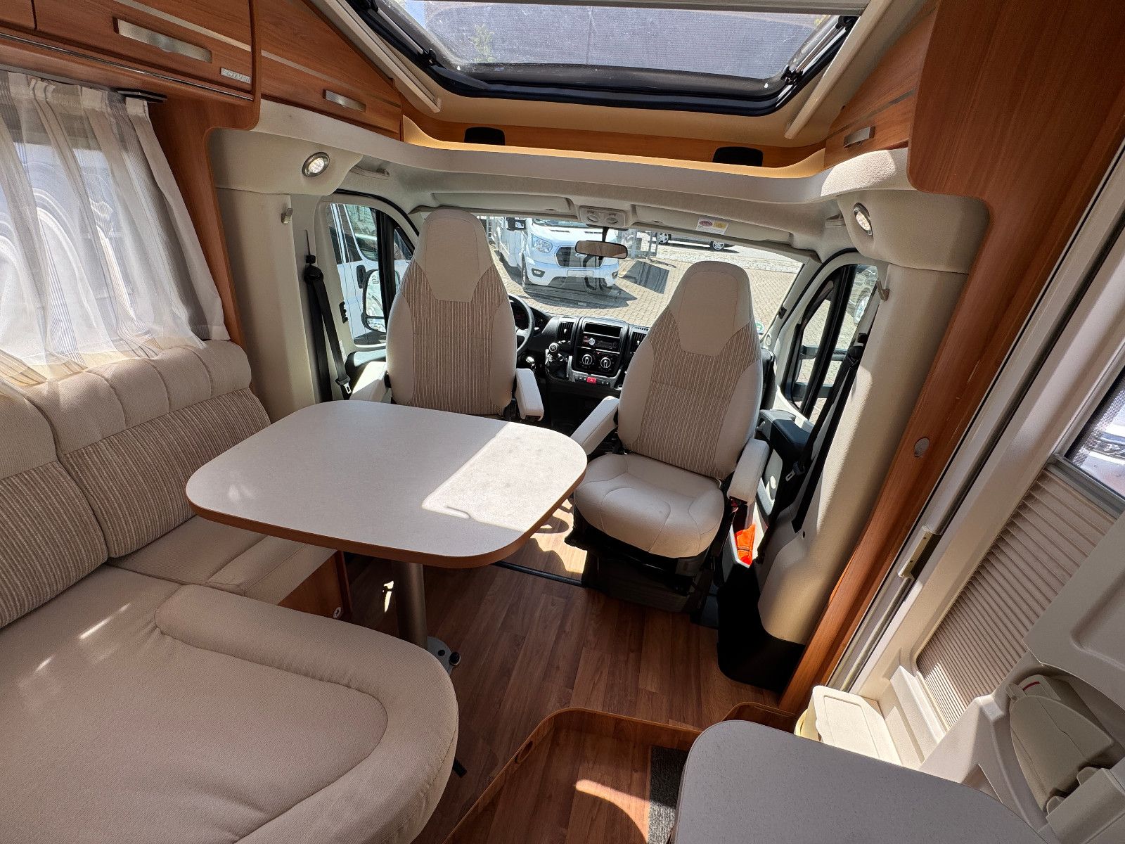 Fahrzeugabbildung HYMER / ERIBA / HYMERCAR EXSIS-T 474 EB FIAT DUCATO 1.HAND SAT TV MARKISE