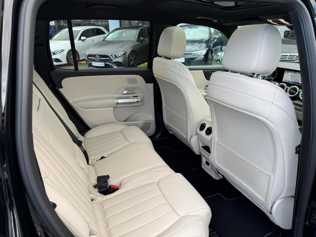 Mercedes-Benz GLB 180