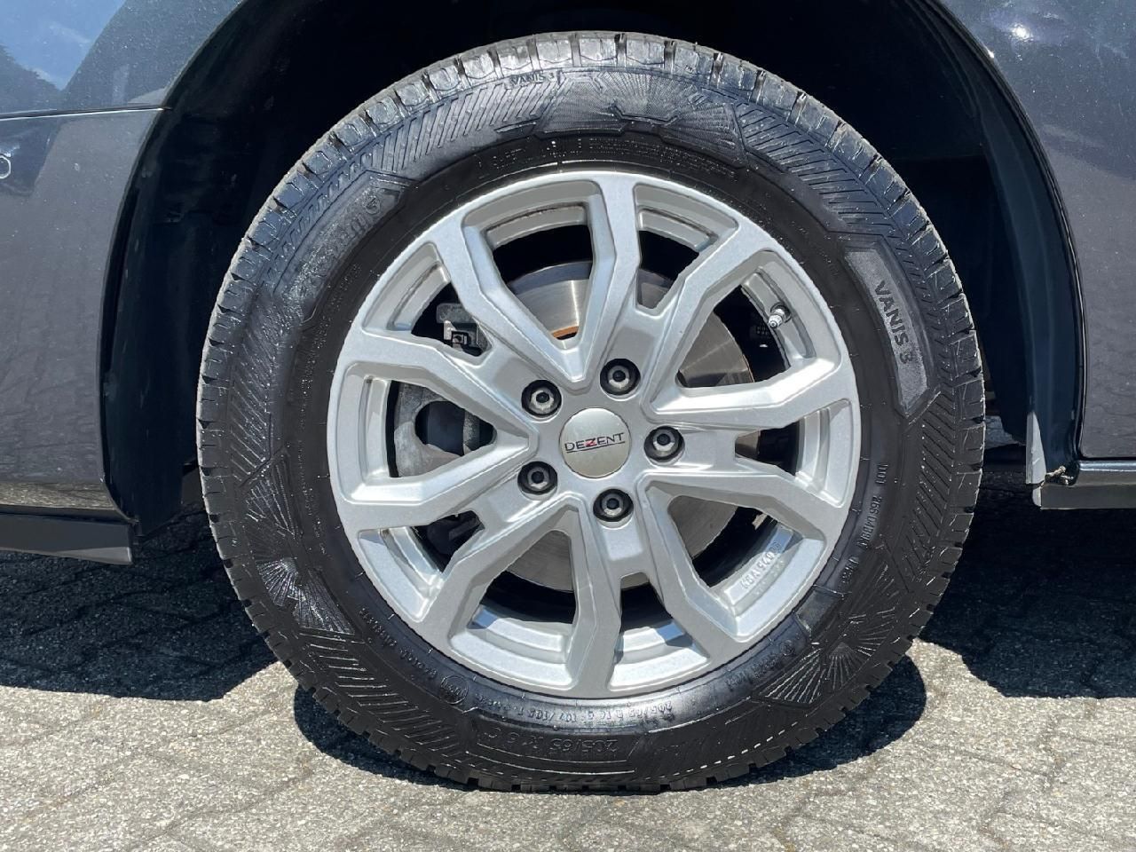 Fahrzeugabbildung Renault Trafic Combi dCi 150 EDC L2H1