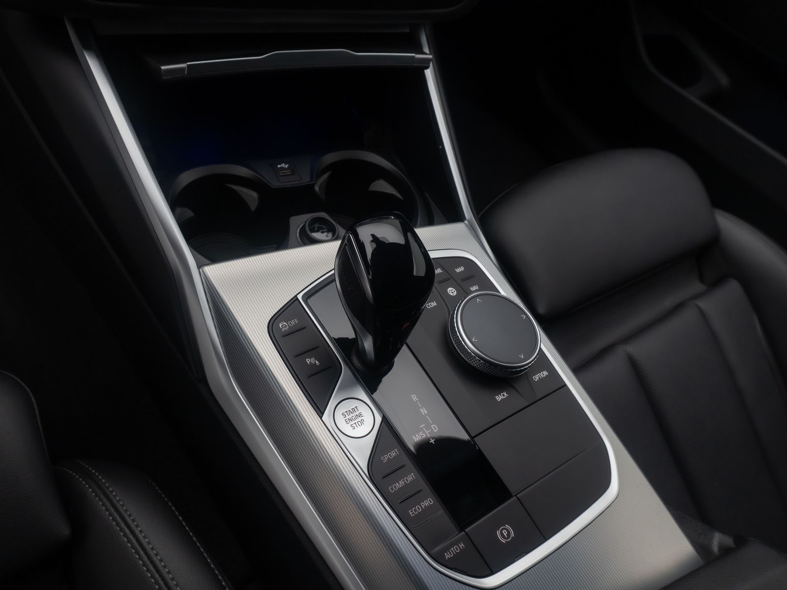 Fahrzeugabbildung BMW 320d M Sport DAB Kamera Alarm Komfort Individual