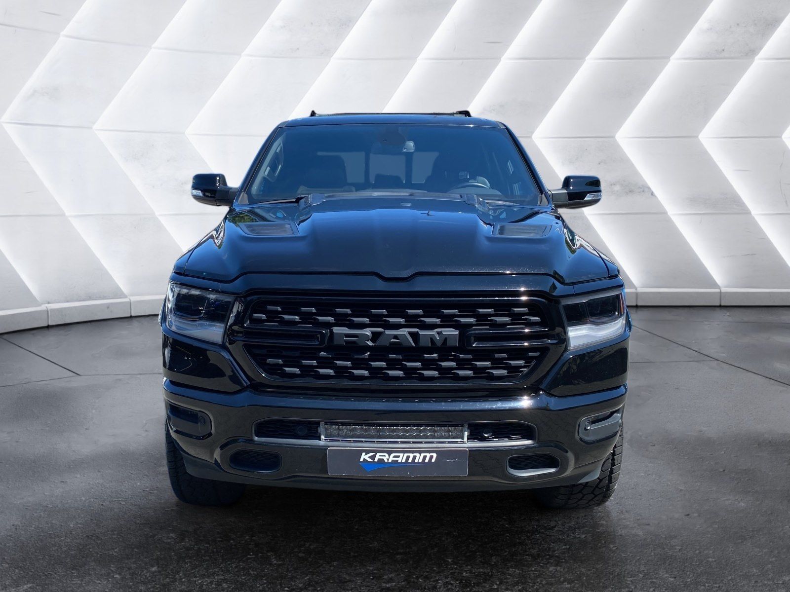 Dodge RAM 1500 Rebel Crew Cab 5.7 V8 HEMI imagem 3