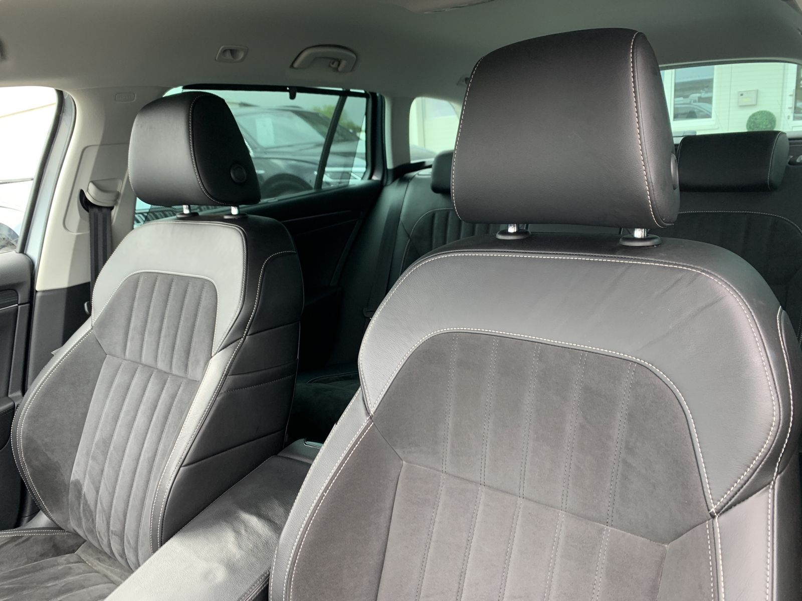Fahrzeugabbildung SKODA Superb 2.0 TDI*AHK*Alcantara*360°Cam*STHZ*CANTON