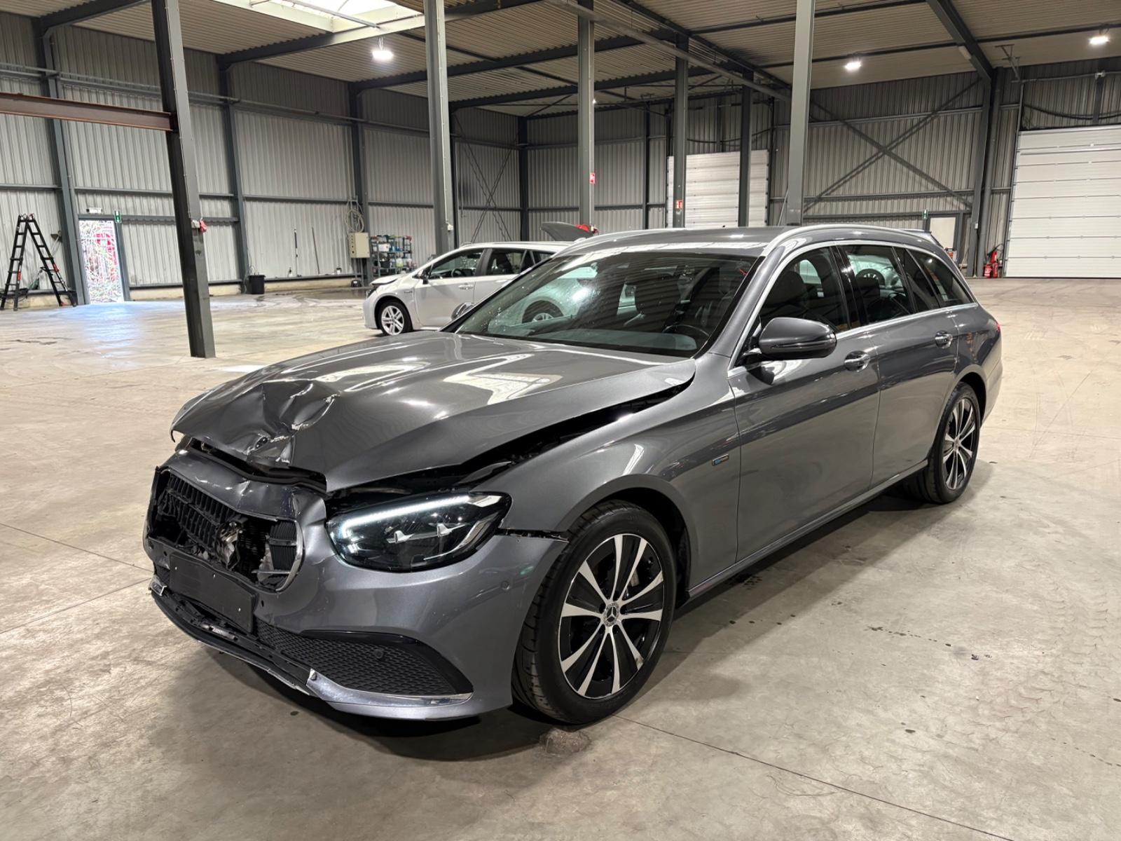 Mercedes-Benz E 300 DE FACELIFT PHEV KOMBI / PLUG-IN-HYBRID