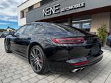 Porsche Panamera Turbo - Porsche Panamera: Schwarz