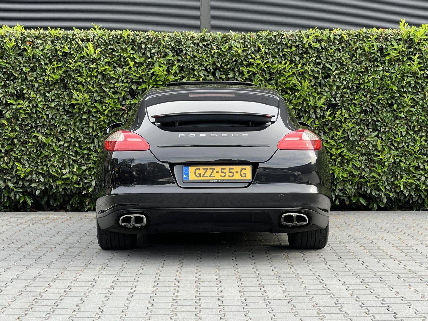 PORSCHE PANAMERA - 4S 4.8 - 400 CV -  PANORAMA -BVA - PACK SPORT CHRONO - TOIT OUVRANT