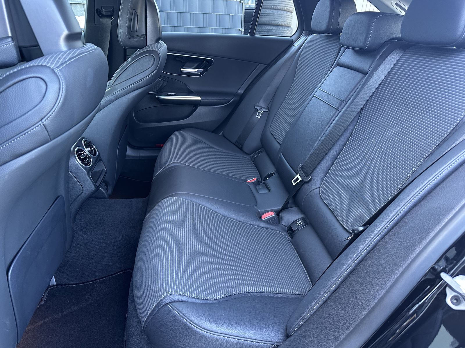Fahrzeugabbildung Mercedes-Benz C 220d T Avantgarde NAV+LED+360°+V-COCKPIT+HEADU