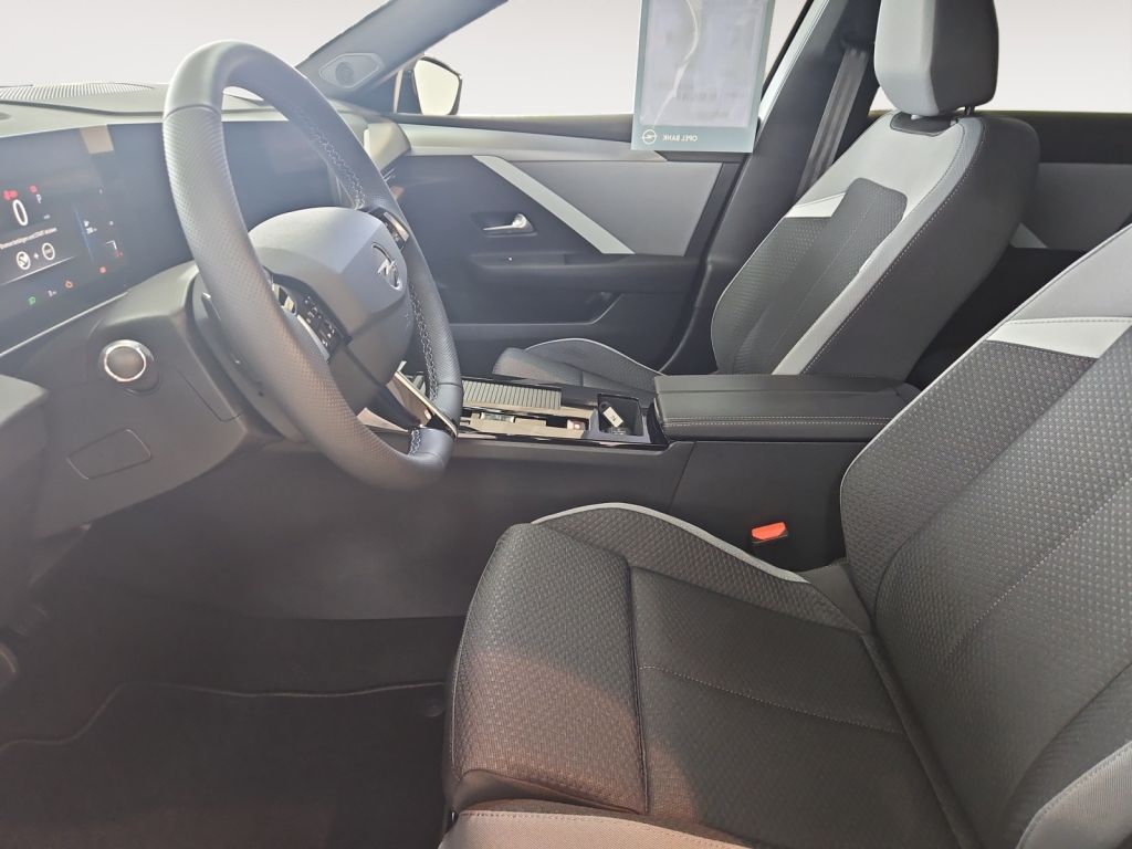 Fahrzeugabbildung Opel Astra ST 1.5 D AT Edition (L)