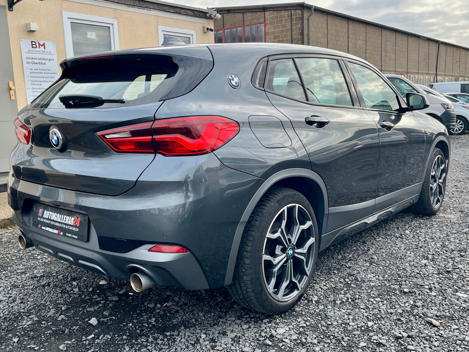 Fahrzeugabbildung BMW X2 sDrive20i M SPORTPAKET X Navi Pano LED HUD