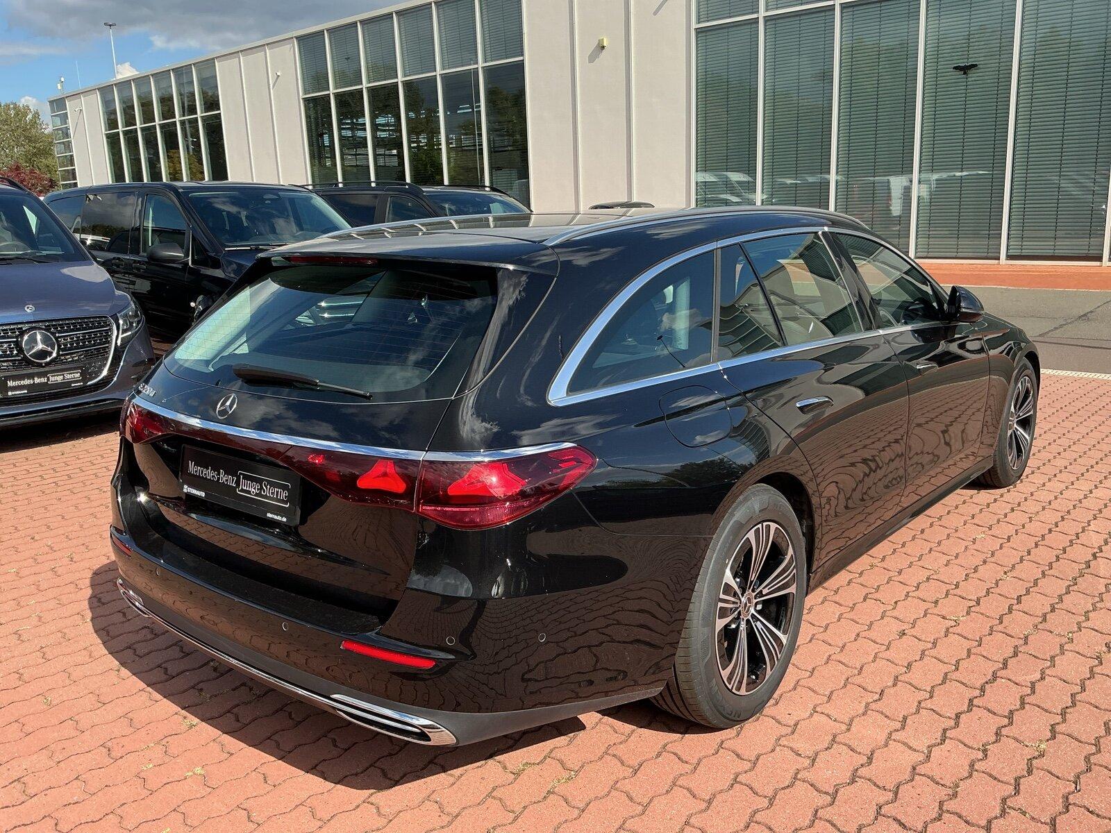 Mercedes-Benz E 220 d T AVANTGARDE RüCam Distro AHK LED Totwin