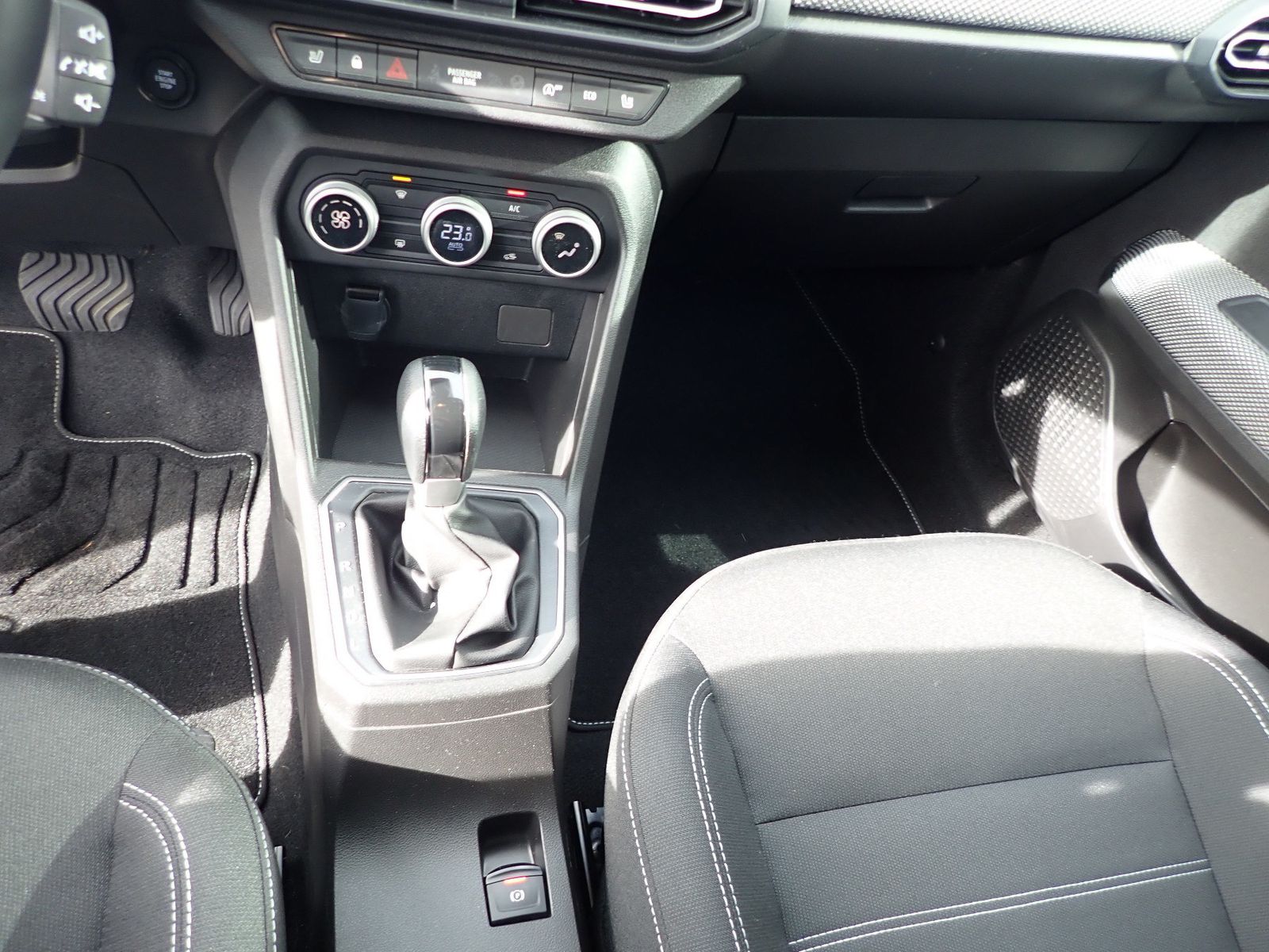 Fahrzeugabbildung Dacia Sandero Journey TCe 90 CVT