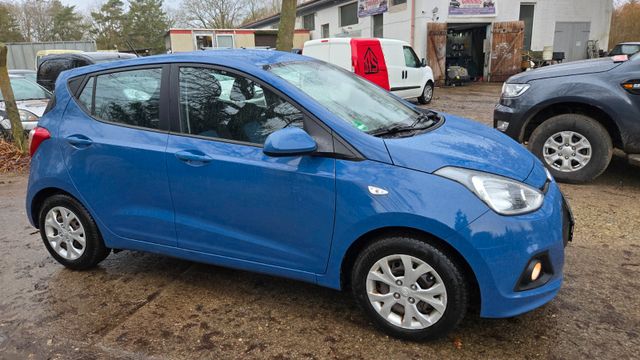 Hyundai 1.0 Basis blue