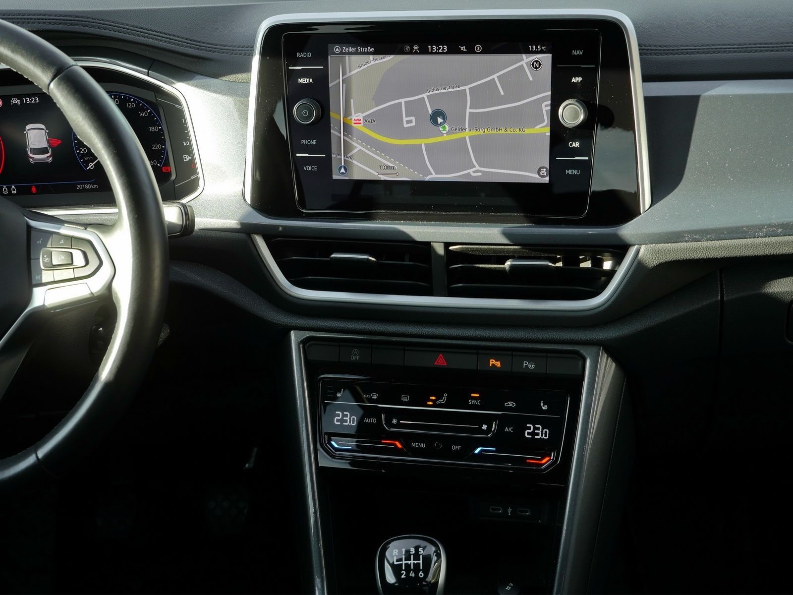 Volkswagen T-Roc - Bild 6