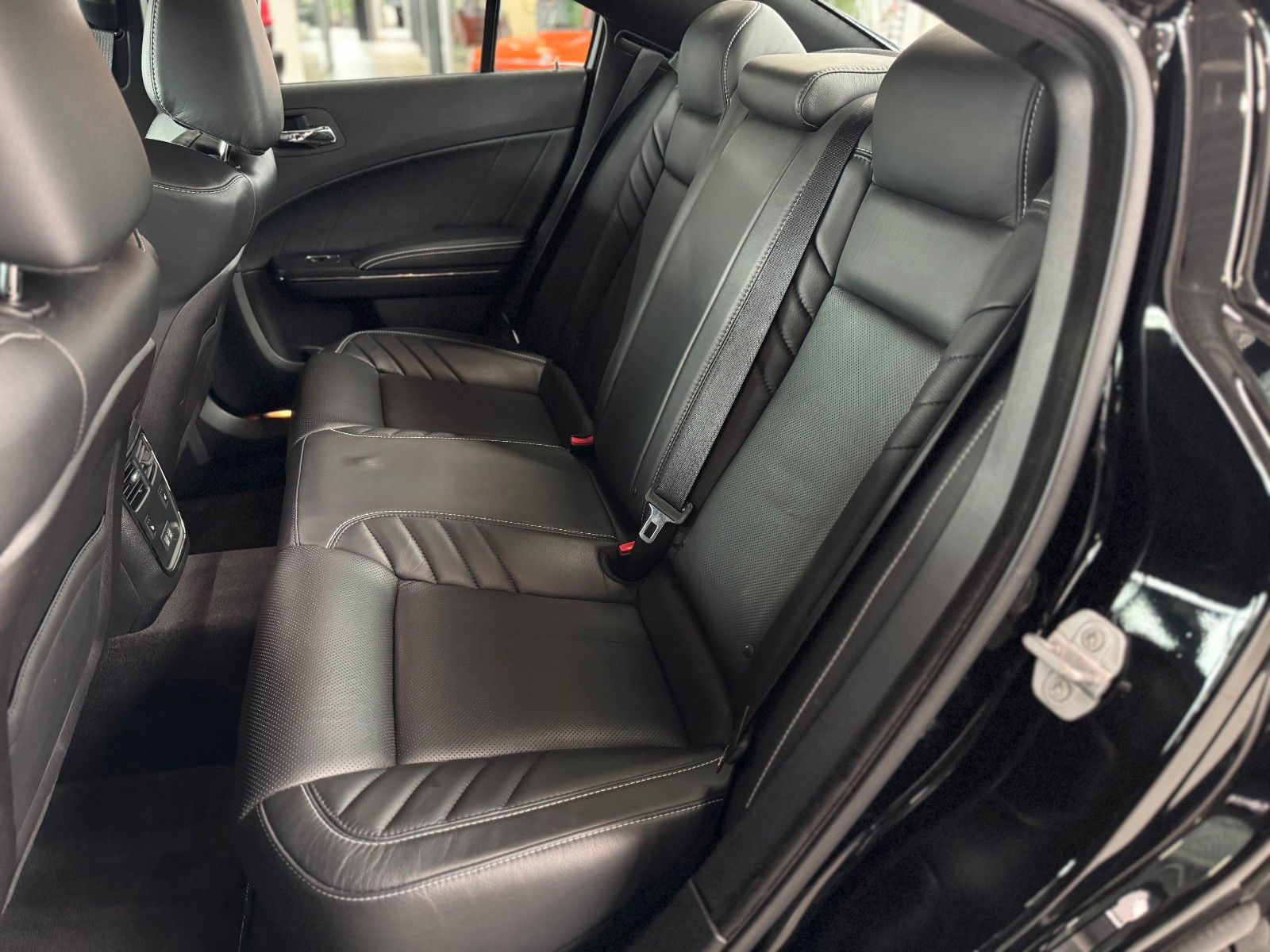Fahrzeugabbildung Dodge Charger 6.2 SRT Hellcat  "Adaptive Dämpfer NAVI"