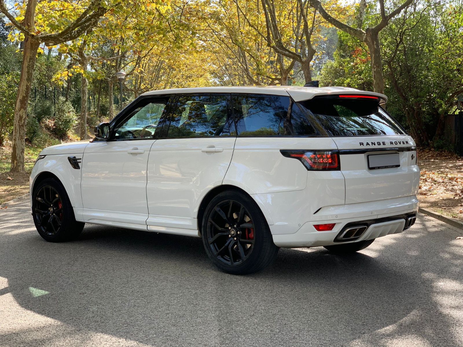 Land Rover Range Rover Sport 5.0 P575 SVR Carbon*Pano*360° foto 4