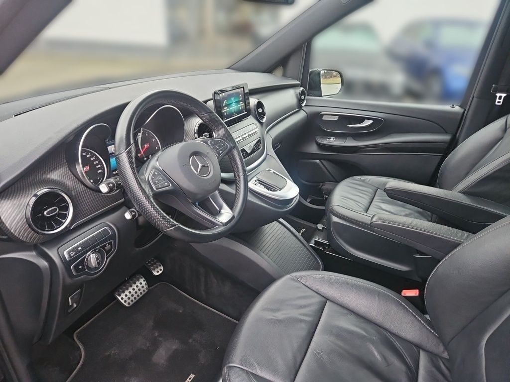 Fahrzeugabbildung Mercedes-Benz V 300 ED/L 4x4 AMG 2,5t AHK PANO DISTRONIC EASY