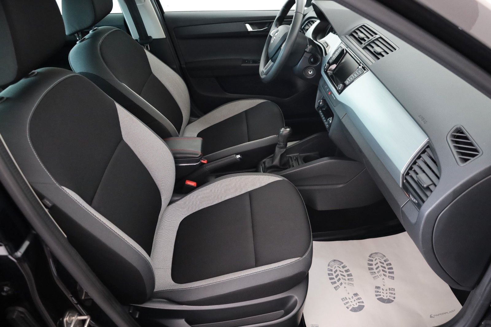 Fahrzeugabbildung SKODA Fabia Ambition PDC,Apple CarPlay,SR+WR