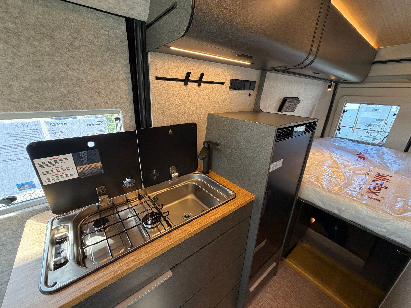 Fahrzeugabbildung HYMER / ERIBA / HYMERCAR Redwood 601 - Voll - 6.871€ sparen!