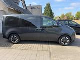 Hyundai Staria Signature 4WD AHK 7-Sitzer 8-Fach bereif - Hyundai STARIA: Von Privat